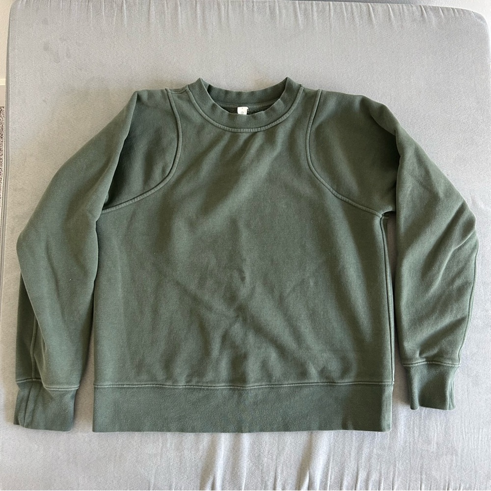 Lululemon Loungeful Crewneck 4 smoked spruce pullover sweatshirt green
